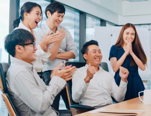 在友達學習、成長茁壯