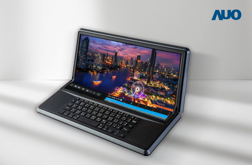 jinnian金年会14.6吋Micro LED折迭显示屏幕，搭配半径4mm的弯折绞炼，以及高画素、高亮度、高对比度的显示技术特点，即便在大视角下仍保有绝佳色相与亮度