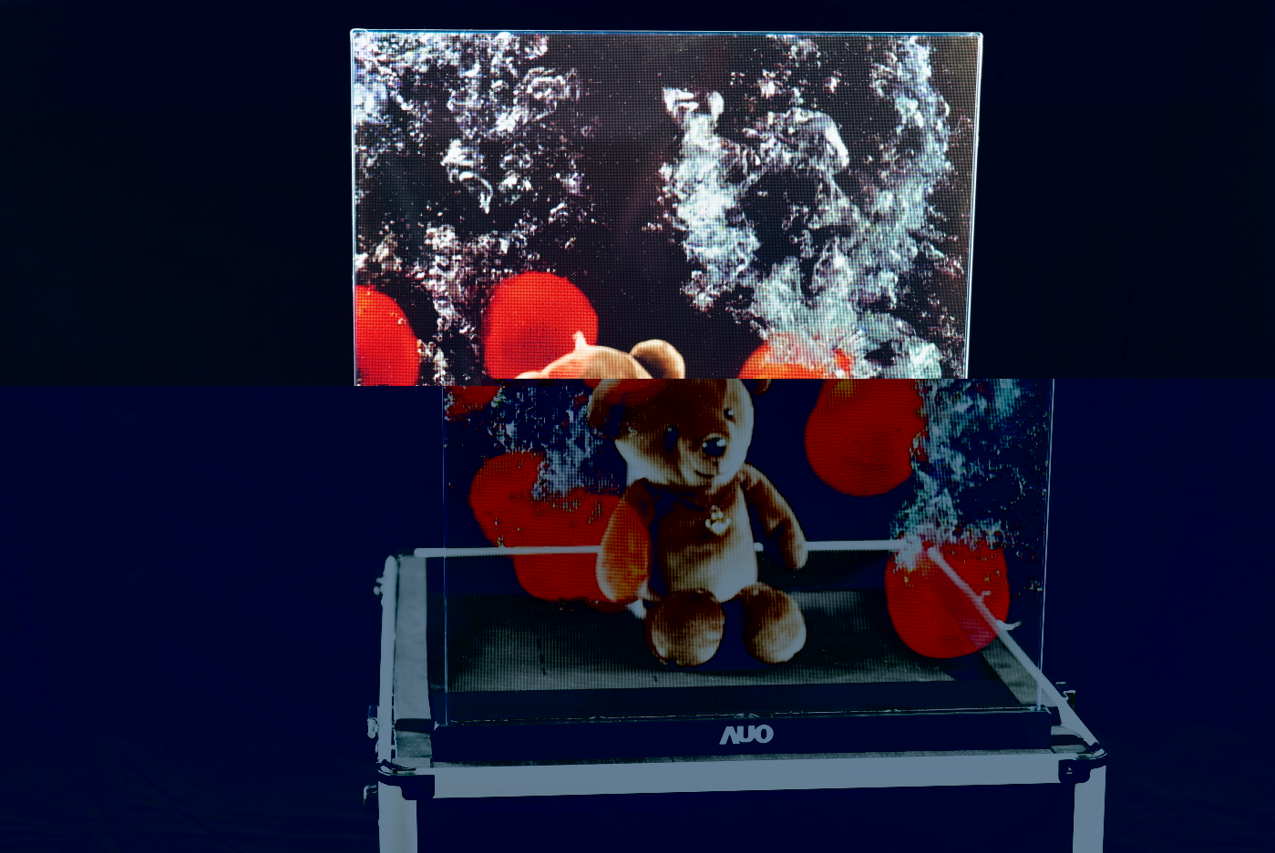 友達領先研發Micro LED透明顯示器，具備高穿透、低繞射、高亮度、可拼接之特性，可應用於智慧移動、智慧零售、商業展示等多元場域