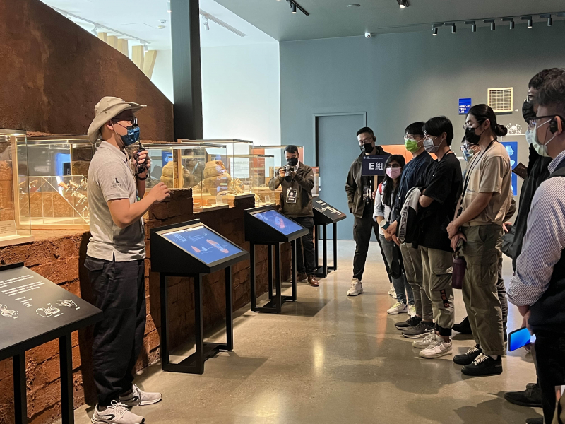 友達招募員工為文化志工，擔任文化館導覽大使，積極推廣文資保存、文史教育