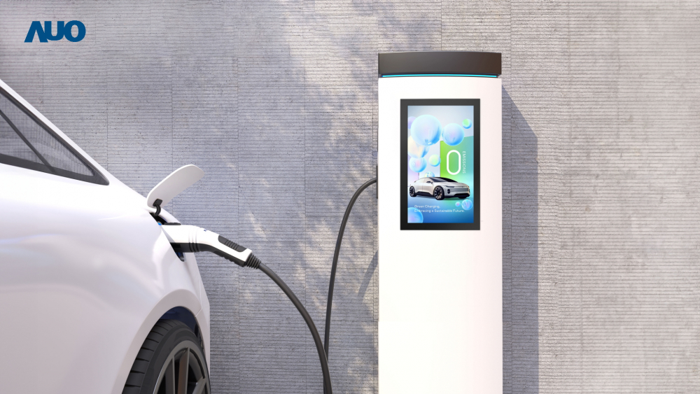 友達〝EVSE車用充電樁解決方案〞專為電動汽車充電樁設計，具有高亮度、克服戶外艱難環境的耐溫、耐紫外線等特性，並搭載散熱性及擴充性強的高效能工業電腦，可實現人機互動訴求，如資訊顯示、支付等應用