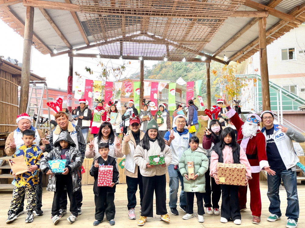 友達永續基金會號召「圓夢計畫」行動連續23年，由同仁凝聚內部愛心與資源送往偏鄉，累積為逾萬名兒童圓夢，實踐友達共創共好的永續精神。