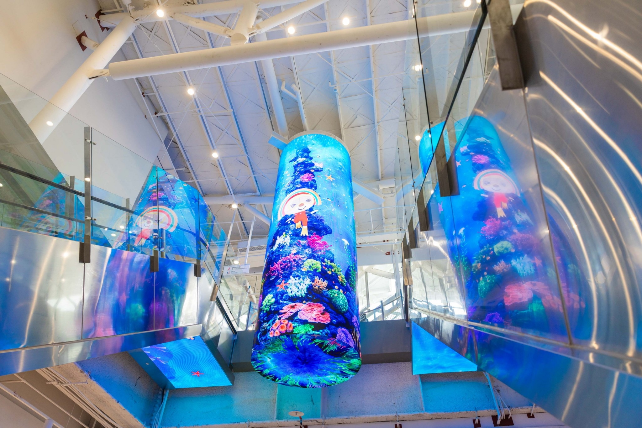 達擎與傑可達整合先進顯示技術與軟硬體應用服務，提供一系列大型LED顯示解決方案，為全新改裝開幕的「清水服務區」佈局嶄新視覺體驗。